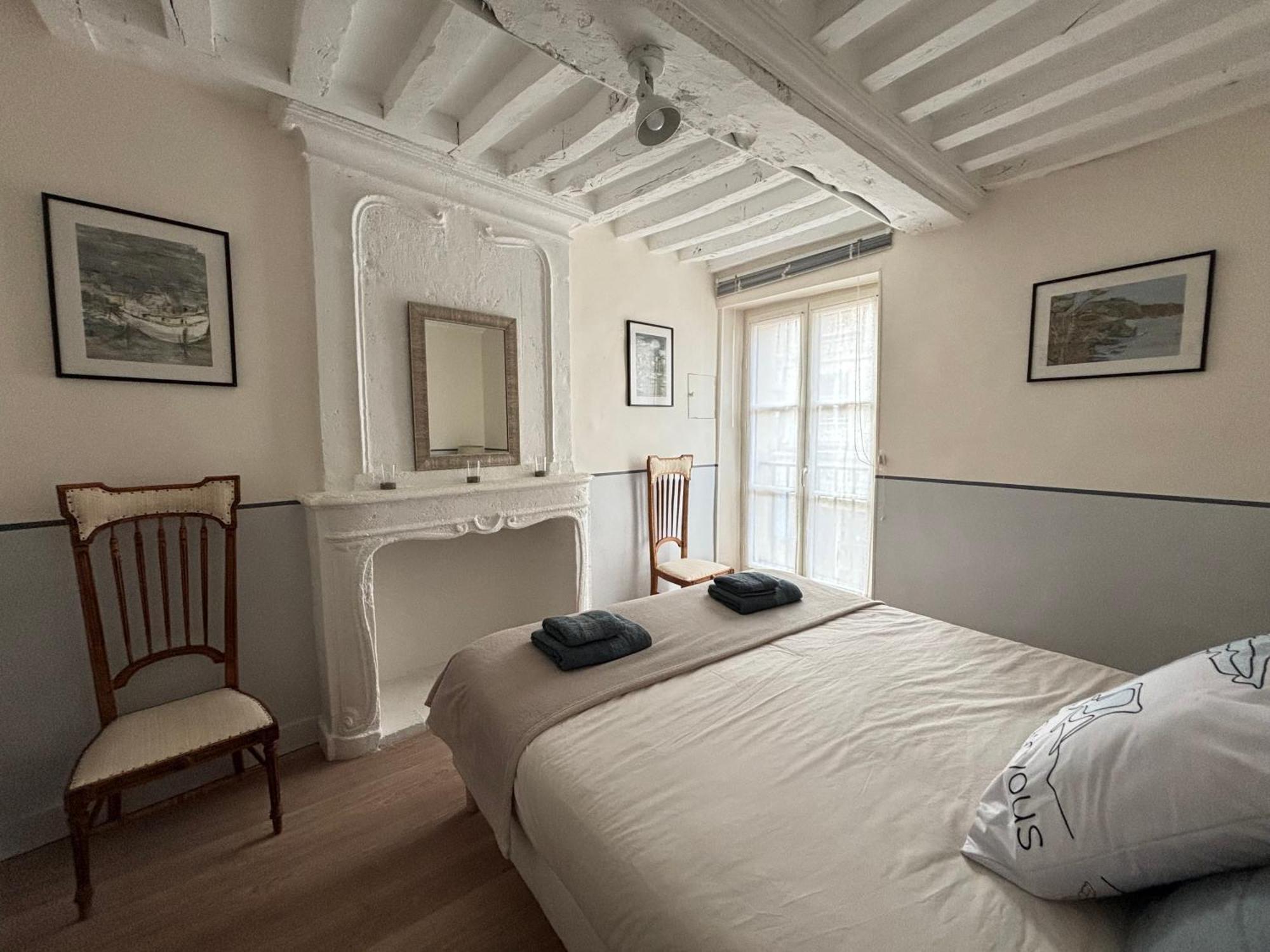 Les Remparts Apt Spacieux 1 Er Etage Renove Joliment Decore Bien Equipe Plein Centre Bayeux Proche Plages Du Debarquement Parking Gratuit A Proximite المظهر الخارجي الصورة