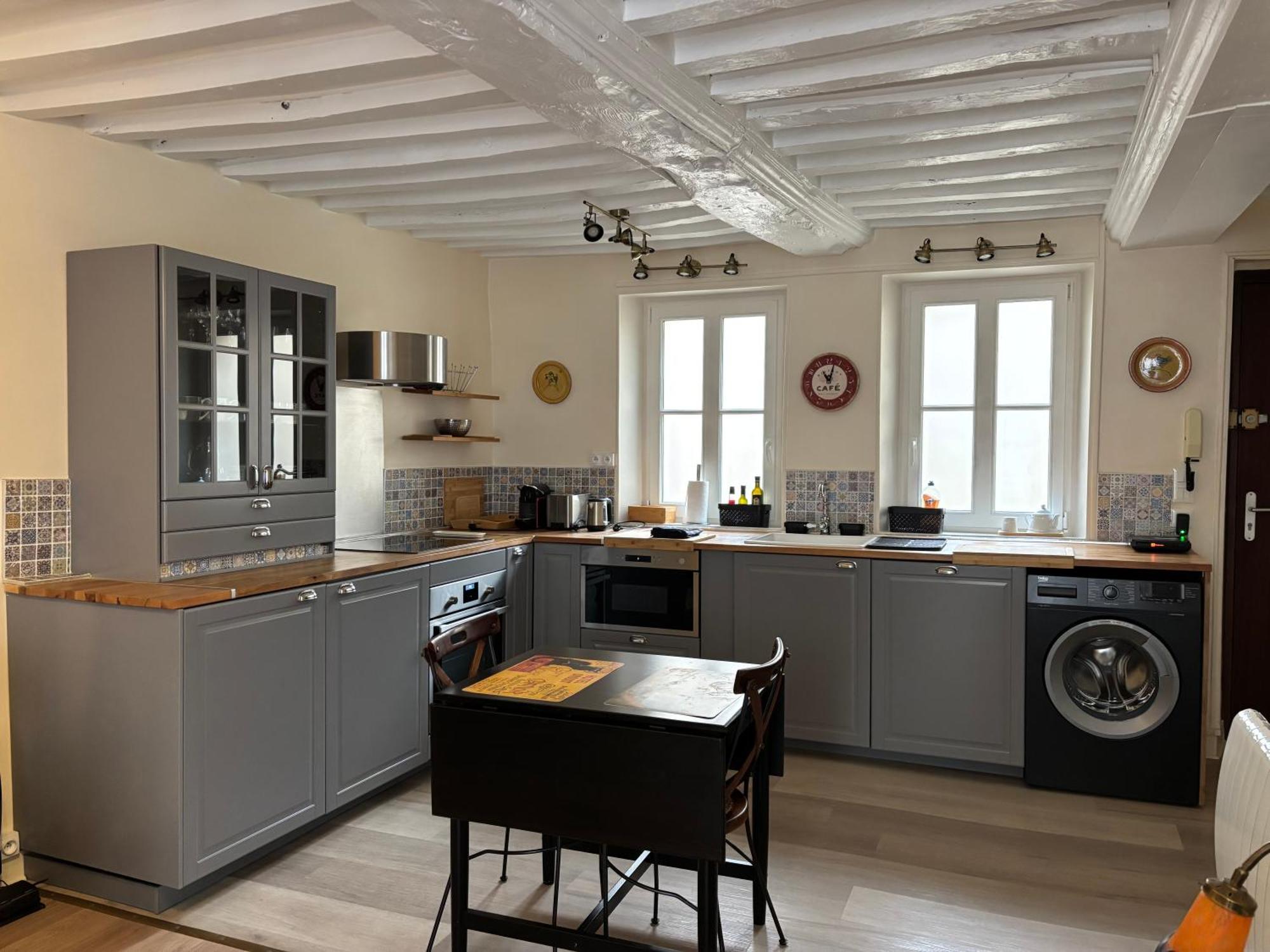 Les Remparts Apt Spacieux 1 Er Etage Renove Joliment Decore Bien Equipe Plein Centre Bayeux Proche Plages Du Debarquement Parking Gratuit A Proximite المظهر الخارجي الصورة